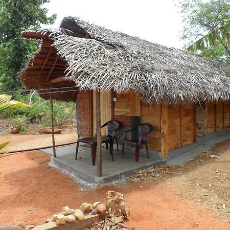 Sigiri Lake Paradise Villa Sigiriya Room photo