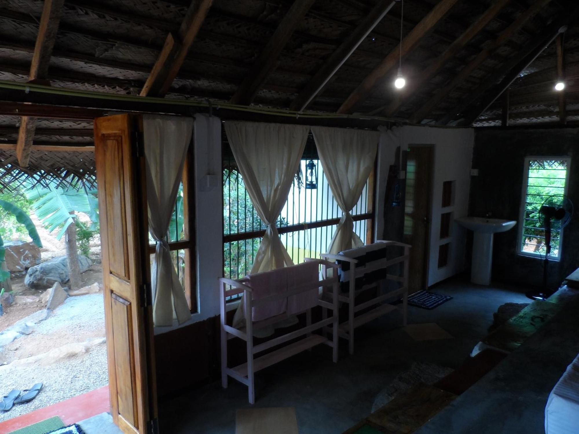 Sigiri Lake Paradise Villa Sigiriya Room photo