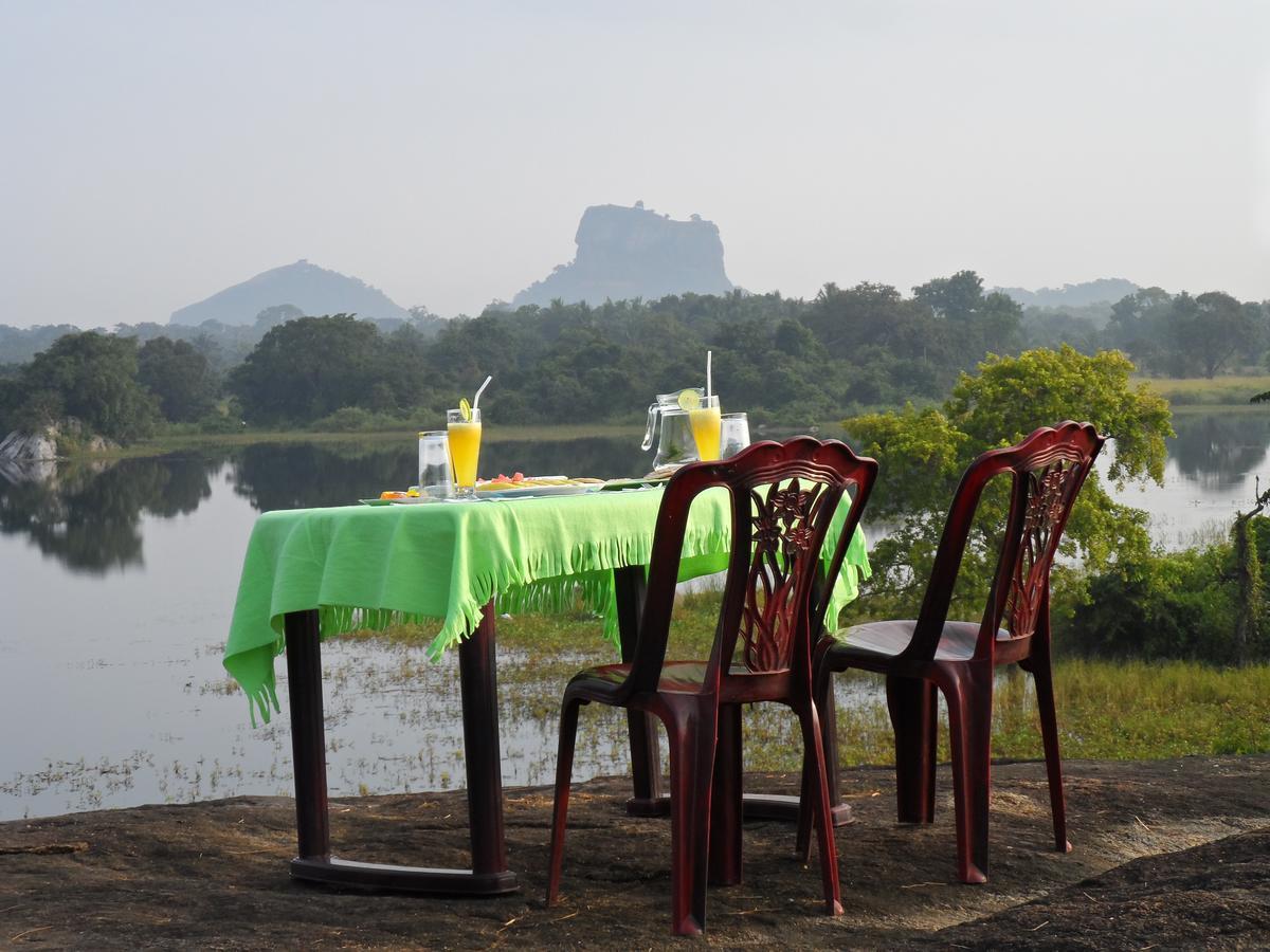 Sigiri Lake Paradise Villa Sigiriya Exterior photo